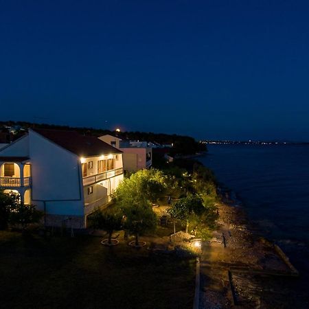 Family Friendly Seaside Apartments Kozino, Zadar - 5756 Petrcane Luaran gambar