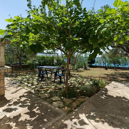 Family Friendly Seaside Apartments Kozino, Zadar - 5756 Petrcane Luaran gambar