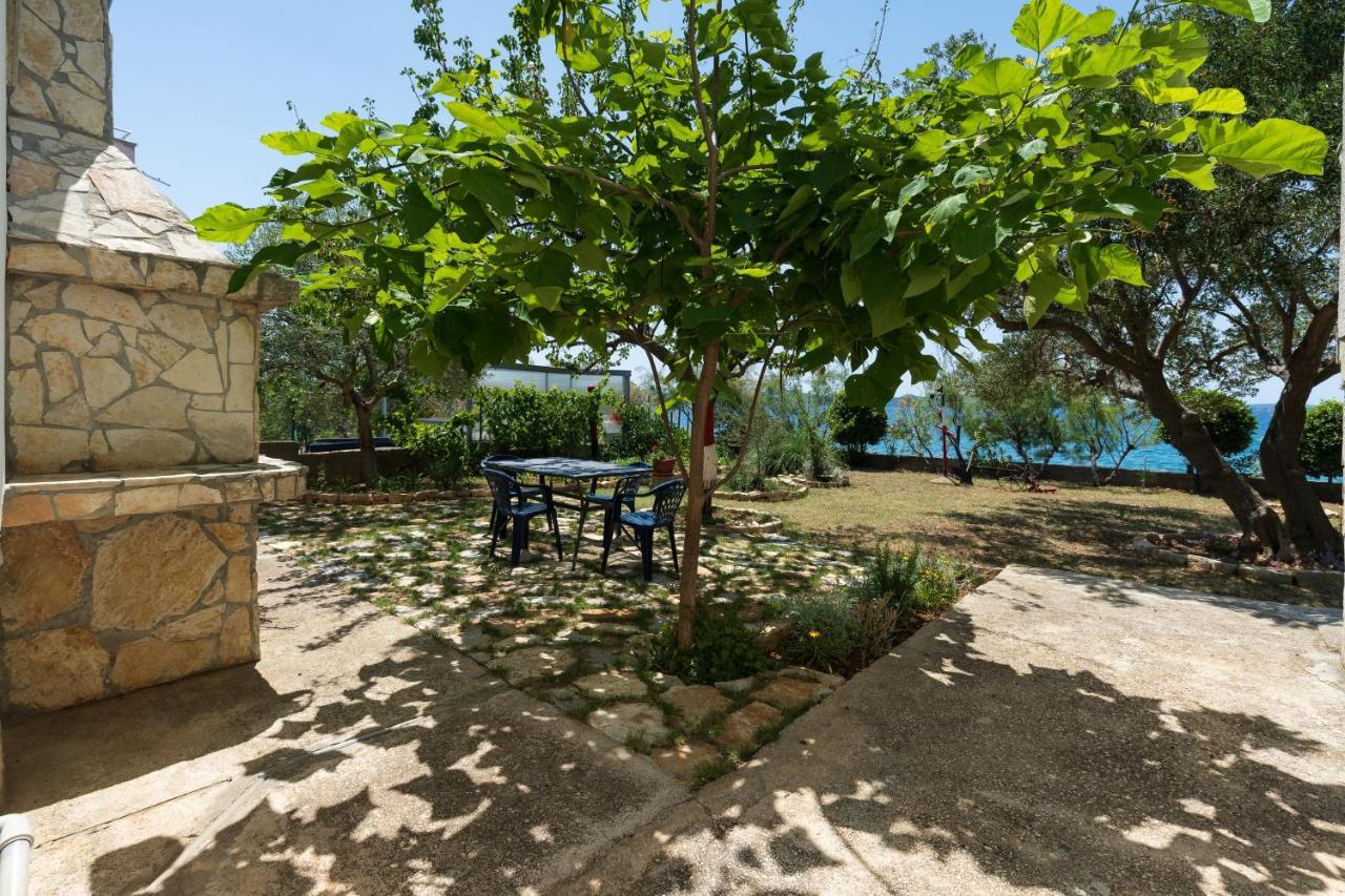 Family Friendly Seaside Apartments Kozino, Zadar - 5756 Petrcane Luaran gambar