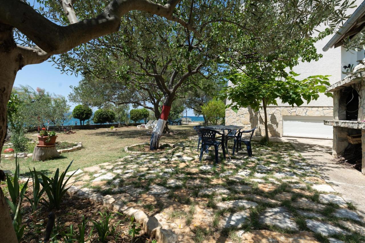 Family Friendly Seaside Apartments Kozino, Zadar - 5756 Petrcane Luaran gambar