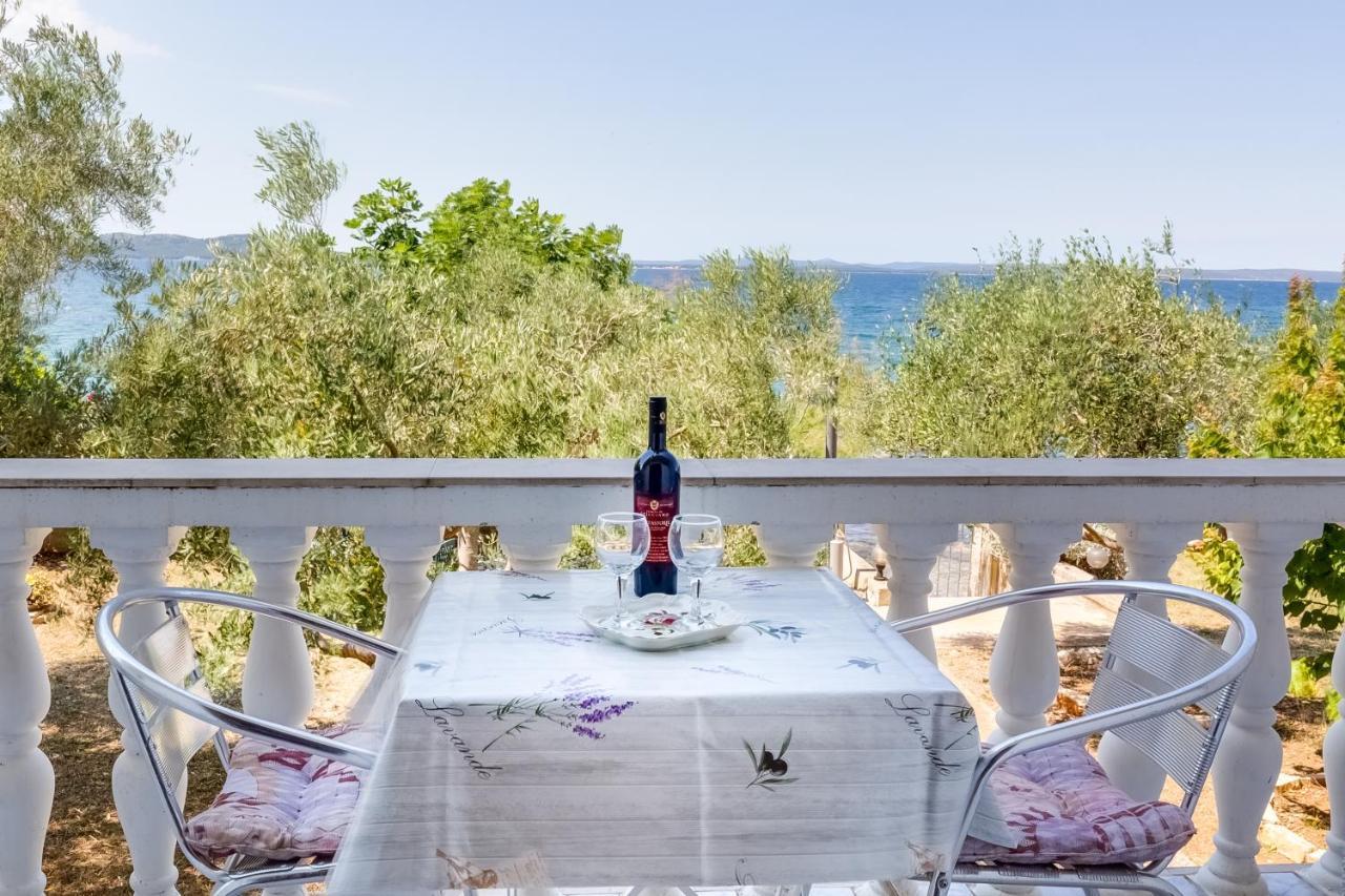 Family Friendly Seaside Apartments Kozino, Zadar - 5756 Petrcane Luaran gambar