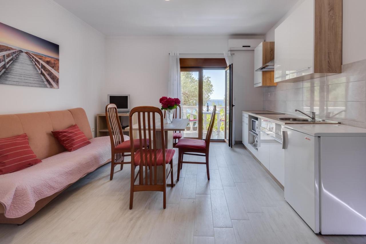 Family Friendly Seaside Apartments Kozino, Zadar - 5756 Petrcane Luaran gambar