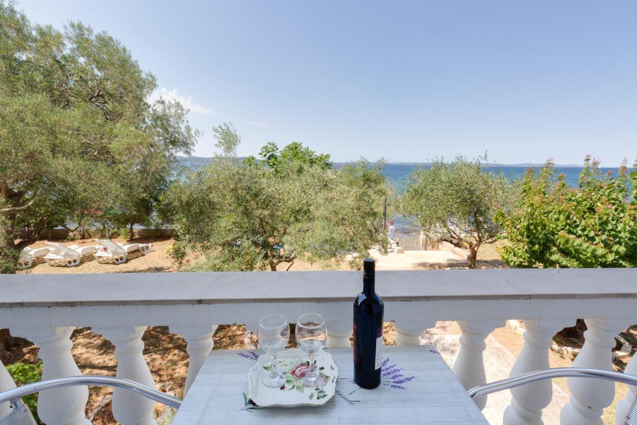 Family Friendly Seaside Apartments Kozino, Zadar - 5756 Petrcane Luaran gambar