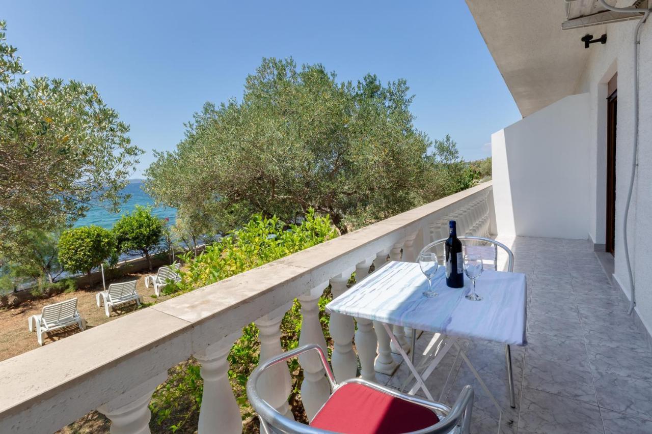 Family Friendly Seaside Apartments Kozino, Zadar - 5756 Petrcane Luaran gambar