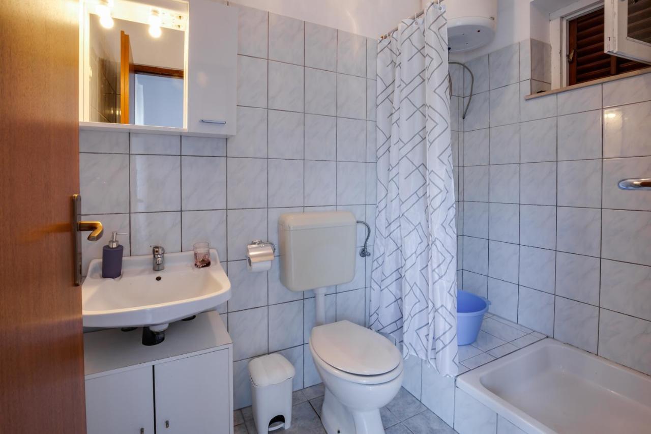 Family Friendly Seaside Apartments Kozino, Zadar - 5756 Petrcane Luaran gambar