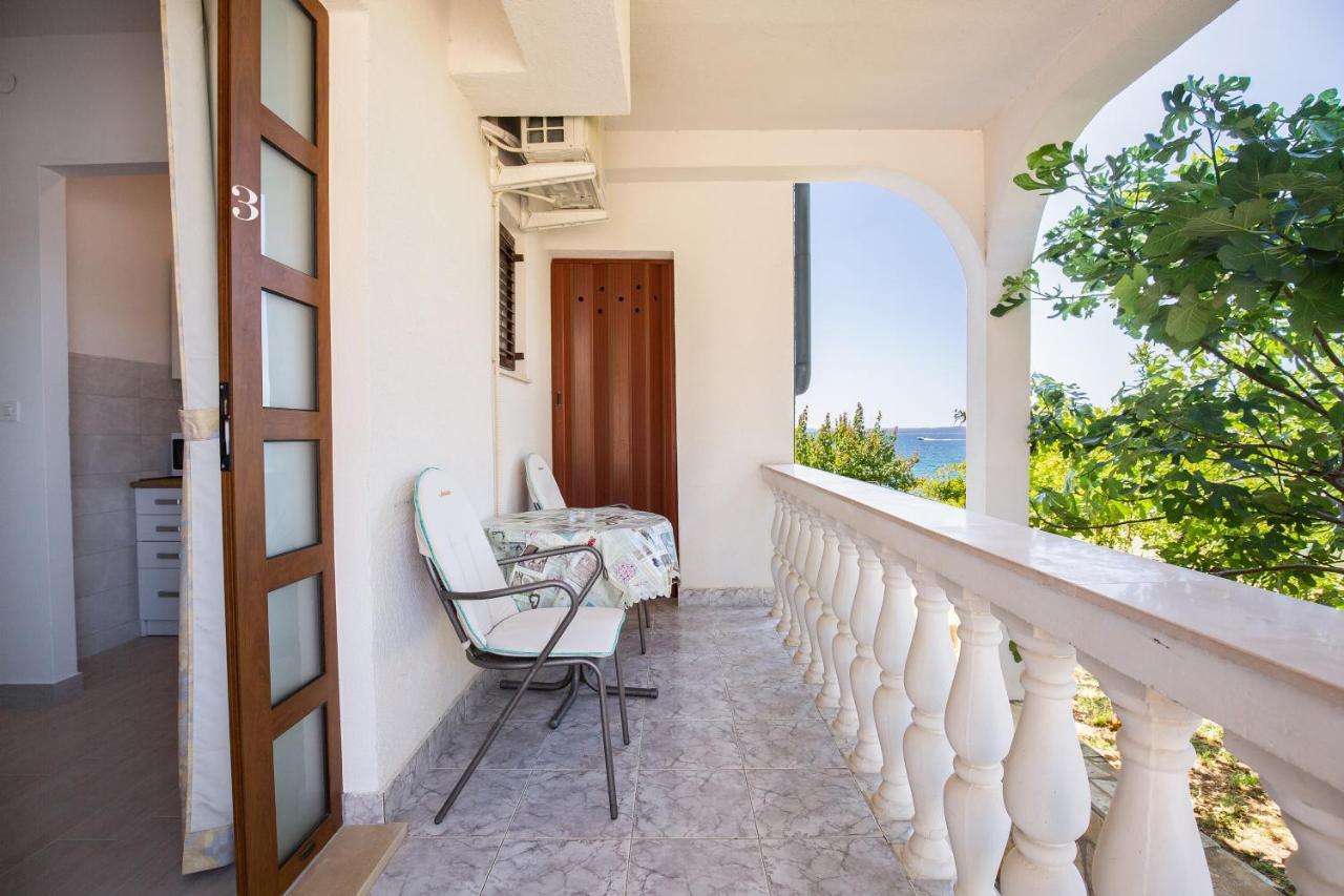 Family Friendly Seaside Apartments Kozino, Zadar - 5756 Petrcane Luaran gambar